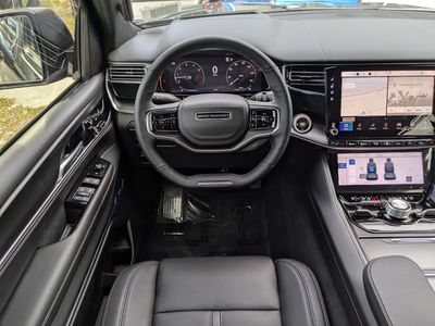 2026 Jeep Grand Wagoneer - Photo 18