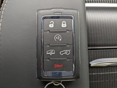 2026 Jeep Grand Wagoneer - Photo 33