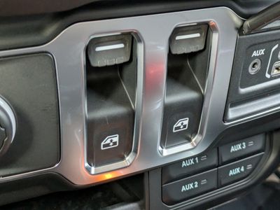 2026 Jeep Wrangler - Photo 18