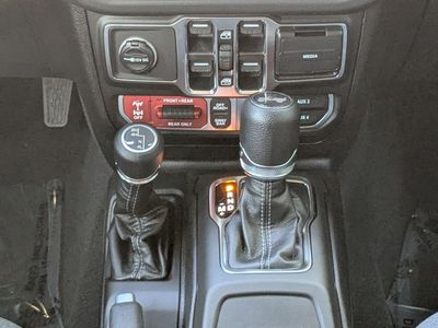 2026 Jeep Wrangler - Photo 17