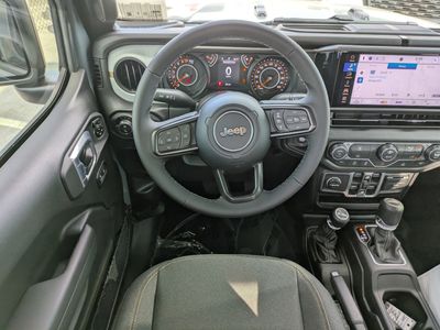 2026 Jeep Gladiator - Photo 13