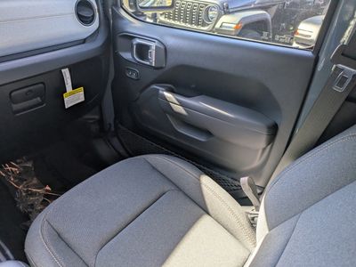 2026 Jeep Wrangler - Photo 15
