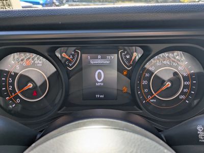 2026 Jeep Wrangler - Photo 23