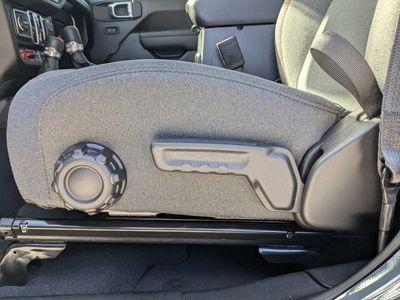2026 Jeep Wrangler - Photo 21