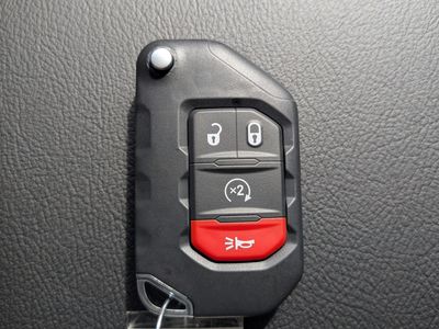 2026 Jeep Wrangler - Photo 31