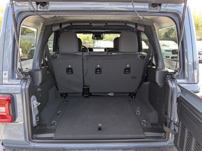 2026 Jeep Wrangler - Photo 13