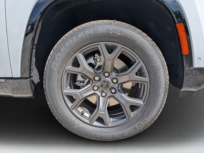 2026 Jeep Grand Wagoneer - Photo 10