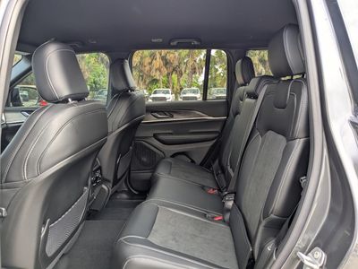 2026 Jeep Grand Cherokee - Photo 14