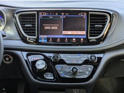 2026 Chrysler Pacifica — photo 20 view