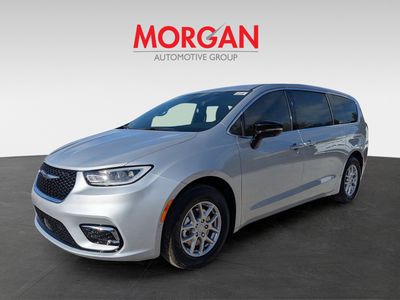 2026 Chrysler Pacifica — photo 7 view