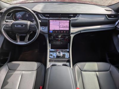 2025 Jeep Grand Cherokee - Photo 16