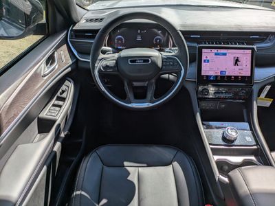 2025 Jeep Grand Cherokee - Photo 17