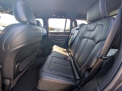 2025 Jeep Grand Cherokee - Photo 12