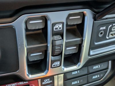 2026 Jeep Wrangler - Photo 19