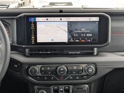 2026 Jeep Wrangler - Photo 18