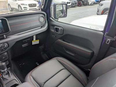 2026 Jeep Wrangler - Photo 17