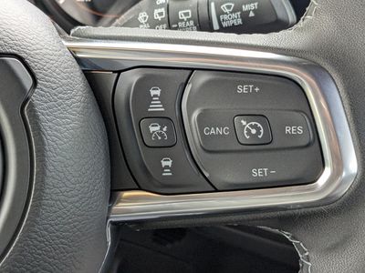 2026 Jeep Wrangler - Photo 25