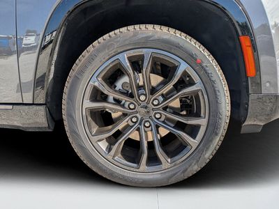 2026 Jeep Grand Wagoneer - Photo 10