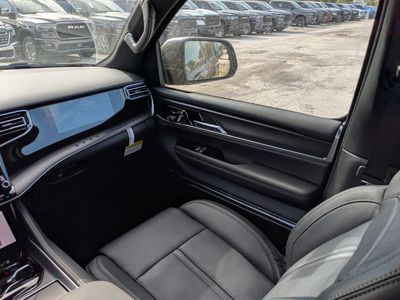 2026 Jeep Grand Wagoneer - Photo 19