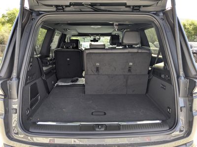 2026 Jeep Grand Wagoneer - Photo 12