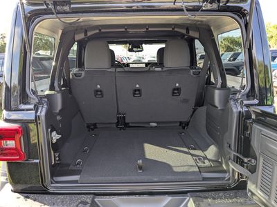 2026 Jeep Wrangler - Photo 12