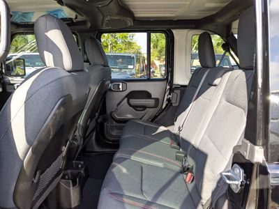 2026 Jeep Wrangler - Photo 13