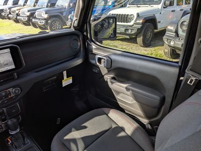 2026 Jeep Wrangler - Photo 17