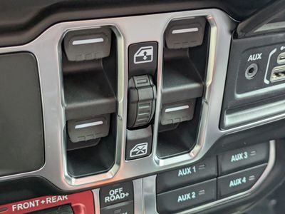 2026 Jeep Wrangler - Photo 20