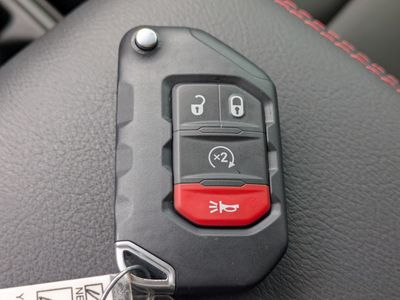 2026 Jeep Wrangler - Photo 25