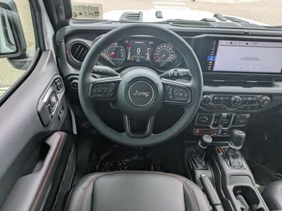 2026 Jeep Wrangler - Photo 13
