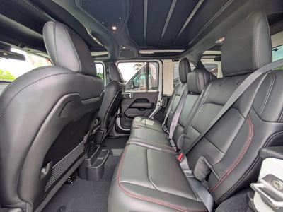 2026 Jeep Wrangler - Photo 11