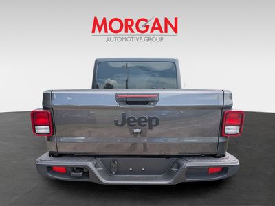 2025 Jeep Gladiator - Photo 4
