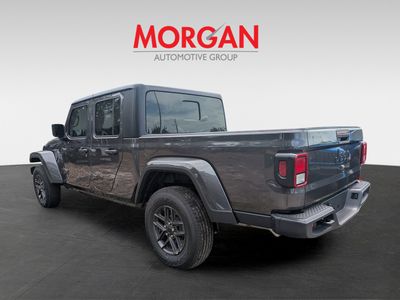 2025 Jeep Gladiator - Photo 5