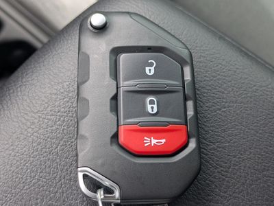 2025 Jeep Gladiator - Photo 25