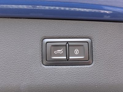 2020 Bentley Bentayga - Photo 14