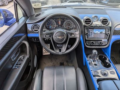 2020 Bentley Bentayga - Photo 18