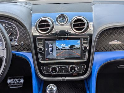 2020 Bentley Bentayga - Photo 20