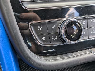 2020 Bentley Bentayga - Photo 29