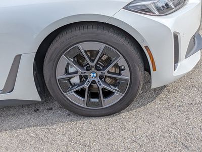 2025 BMW i4 - Photo 11