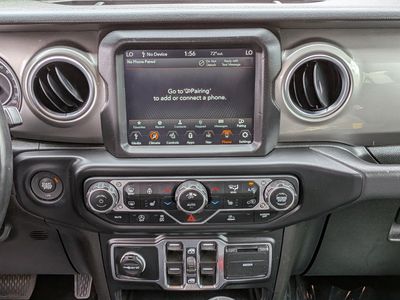 2022 Jeep Gladiator - Photo 19