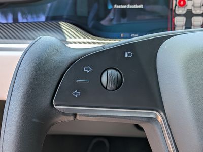 2022 Tesla Model X - Photo 25