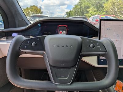2022 Tesla Model X - Photo 27