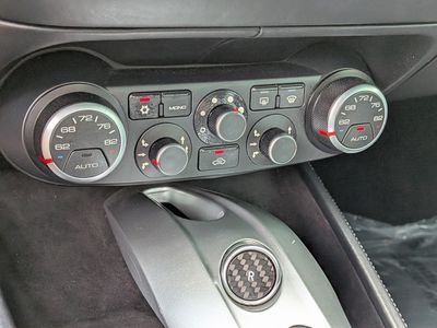 2017 Ferrari California T - Photo 27