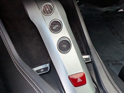2017 Ferrari California T - Photo 28