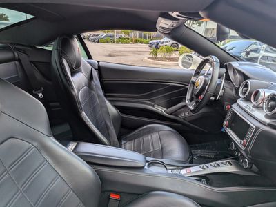 2017 Ferrari California T - Photo 18
