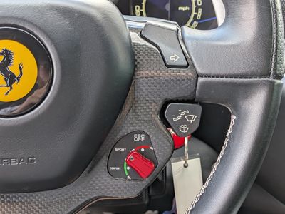2017 Ferrari California T - Photo 23