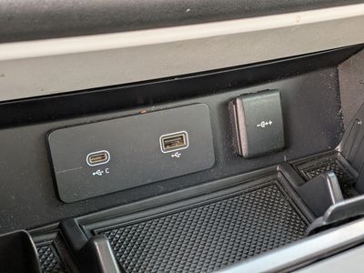 2023 Land Rover Defender - Photo 30