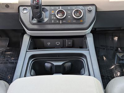 2023 Land Rover Defender - Photo 20