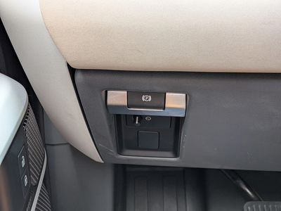 2023 Land Rover Defender - Photo 23