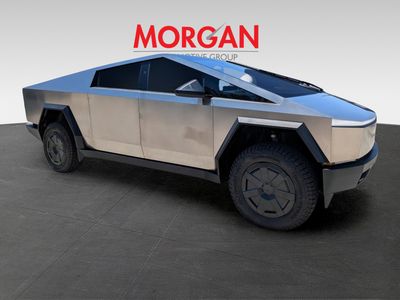 2025 Tesla Cybertruck - Photo 2